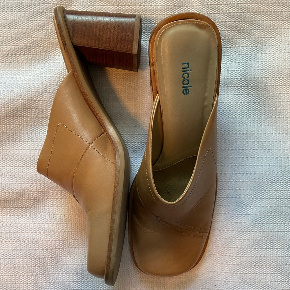 Nicole Women's Brown Leather Mules - Picture 4 of 7